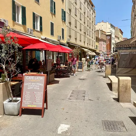 Superbe T2 En Plein Centre D'ajaccio, Rue Fesch * Ajaccio (Corsica)