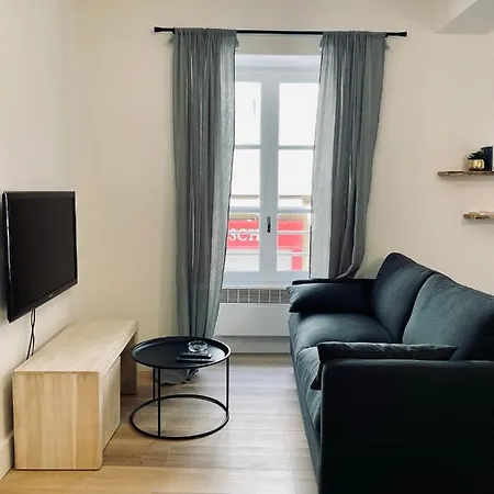 Superbe T2 En Plein Centre D'ajaccio, Rue Fesch * Ajaccio (Corsica)