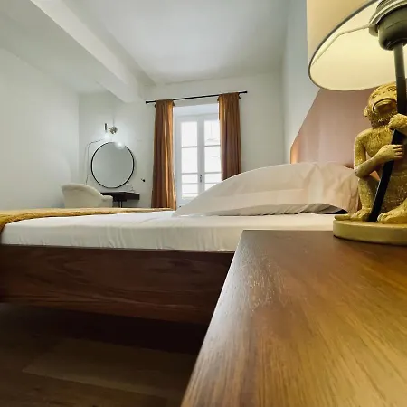 Superbe T2 En Plein Centre D'ajaccio, Rue Fesch * Ajaccio (Corsica)